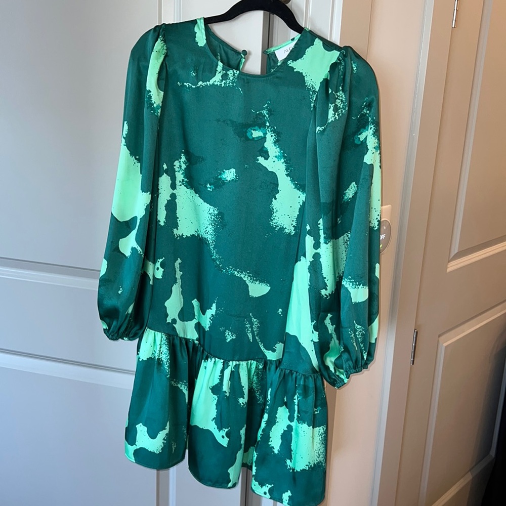 Beautiful green dress.